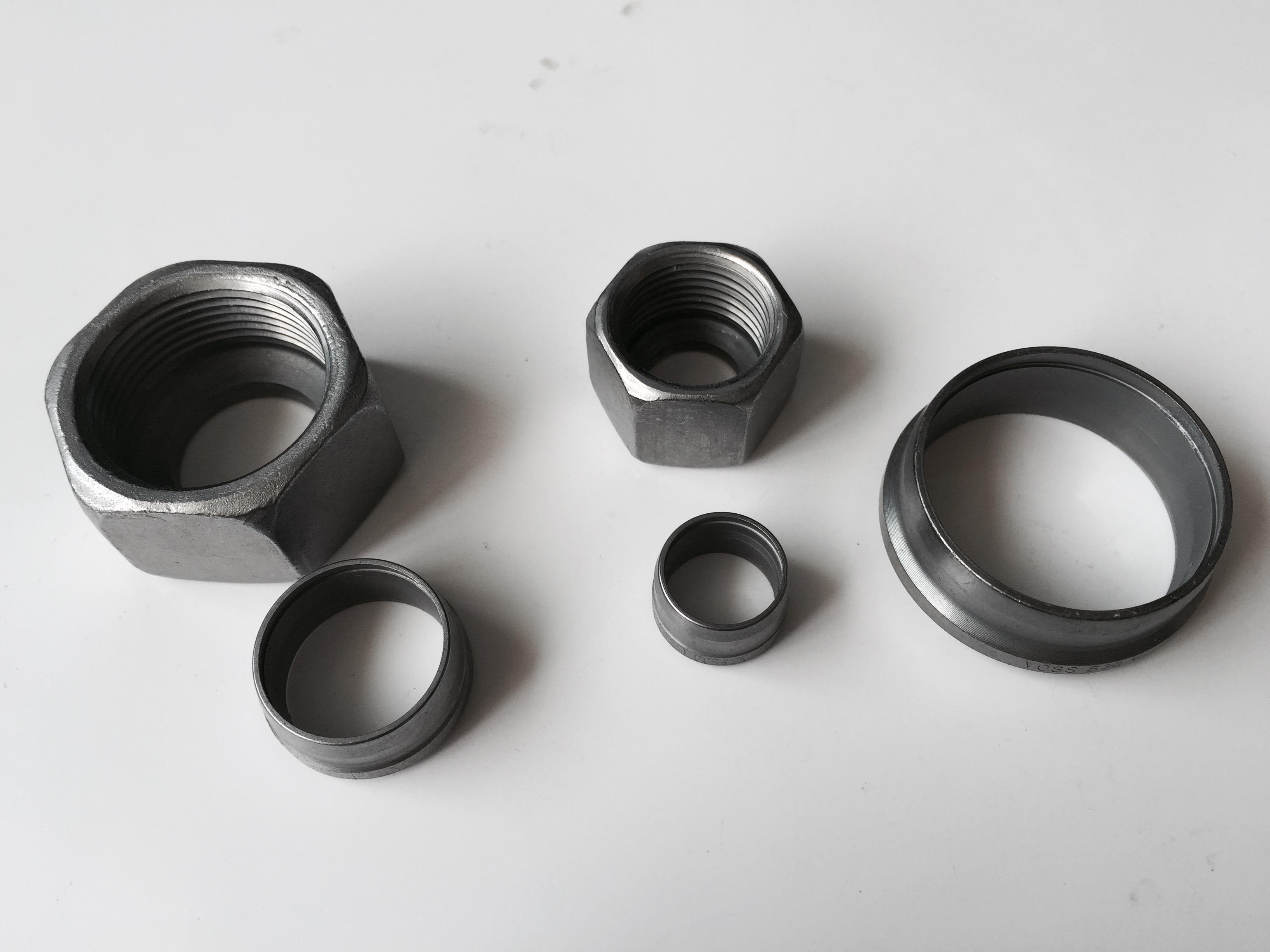 ��ĸ����